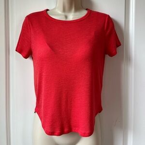 Gently used short sleeve medium sized salmon colored tee from Forever 21.